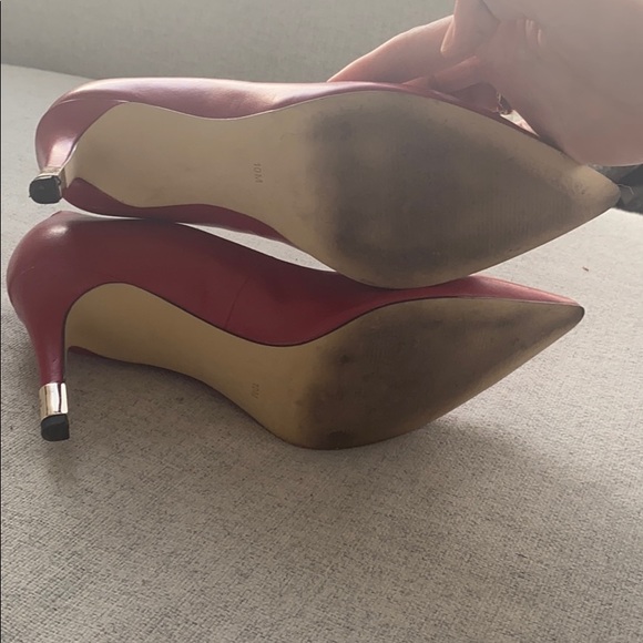 2/$40 Red leather Guess pumps - Picture 2 of 6